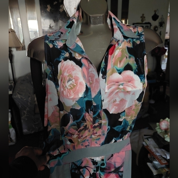 Charlie Jade Maxi Sleeveless Floral Dress Size Small - Picture 2 of 16